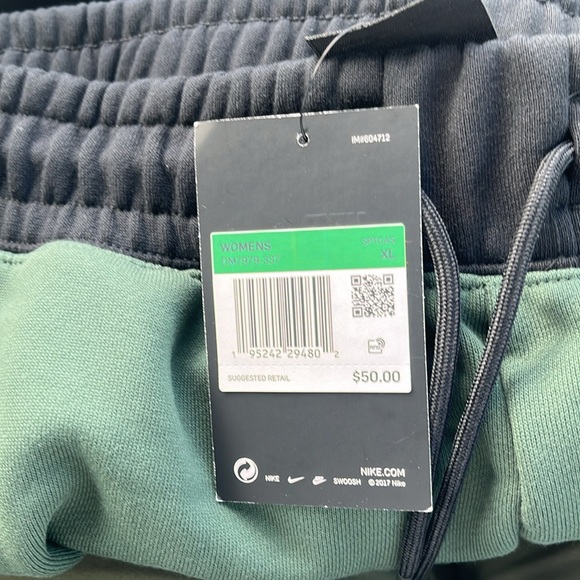 FINAL PRICE!!! New women’s terry shorts by Nike - Picture 5 of 9